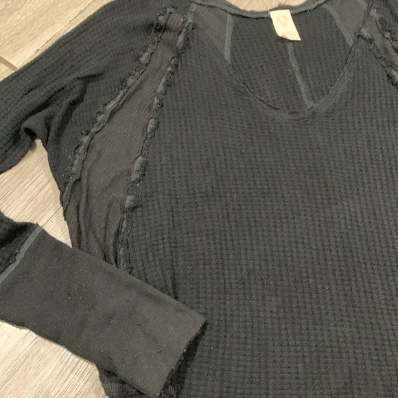 Free People Catalina Thermal Top Black Ling Sleeve     size M - Picture 12 of 15